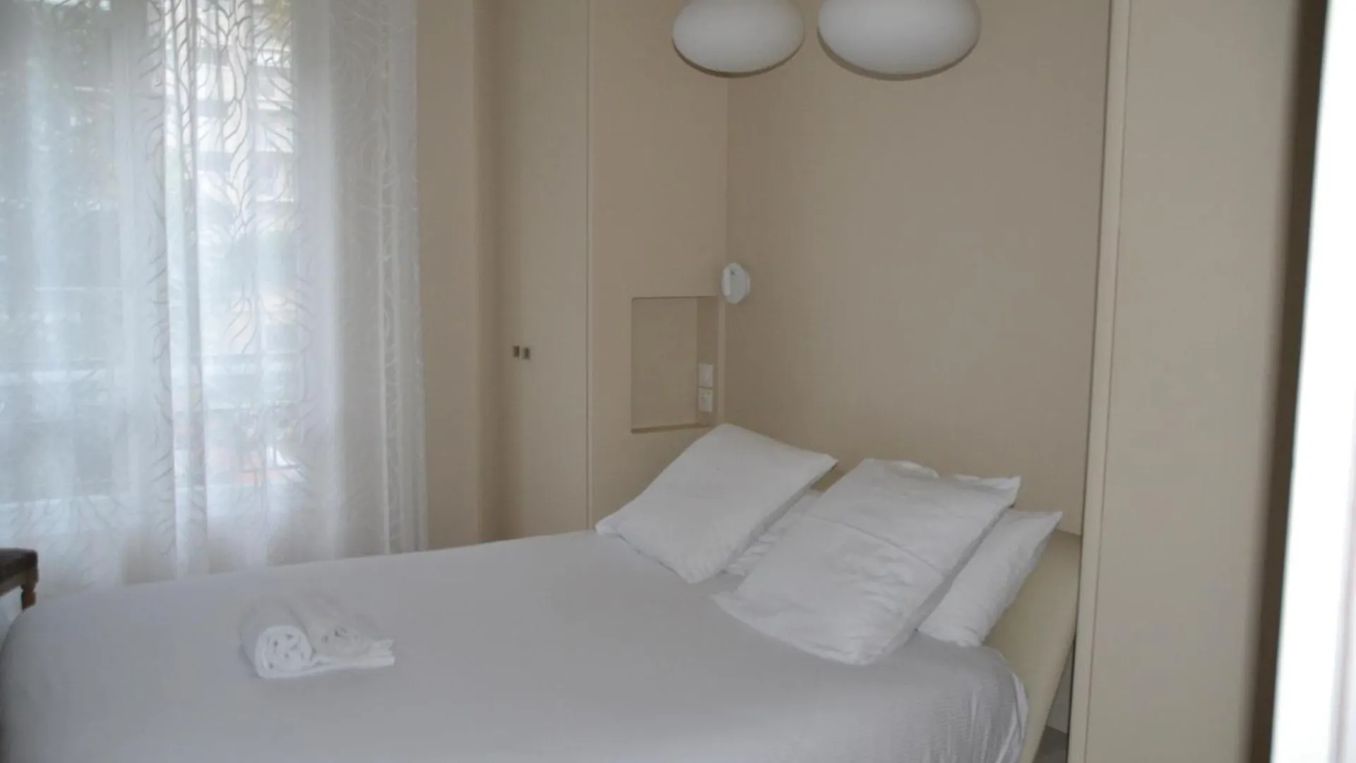 La Villa D'Auteuil, Paris 16, Renovee 0*,  France
