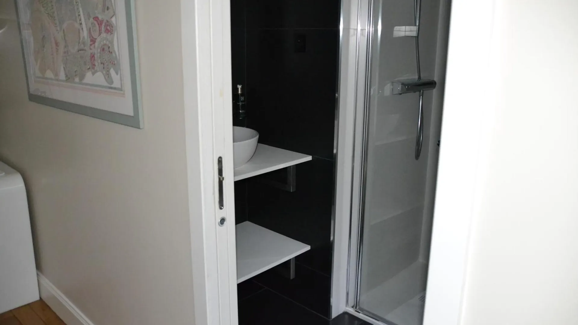 La Villa D'Auteuil, Paris 16, Renovee