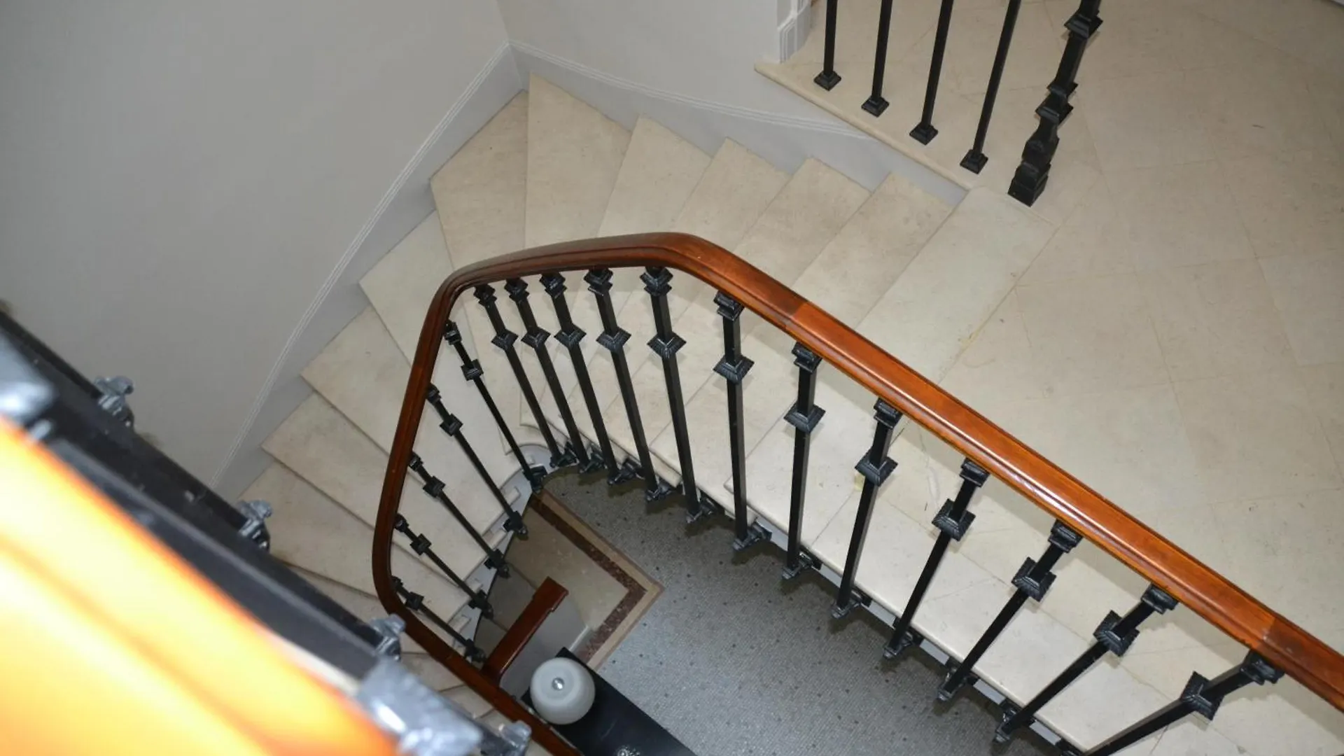 La Villa D'Auteuil, Paris 16, Renovee Homestay