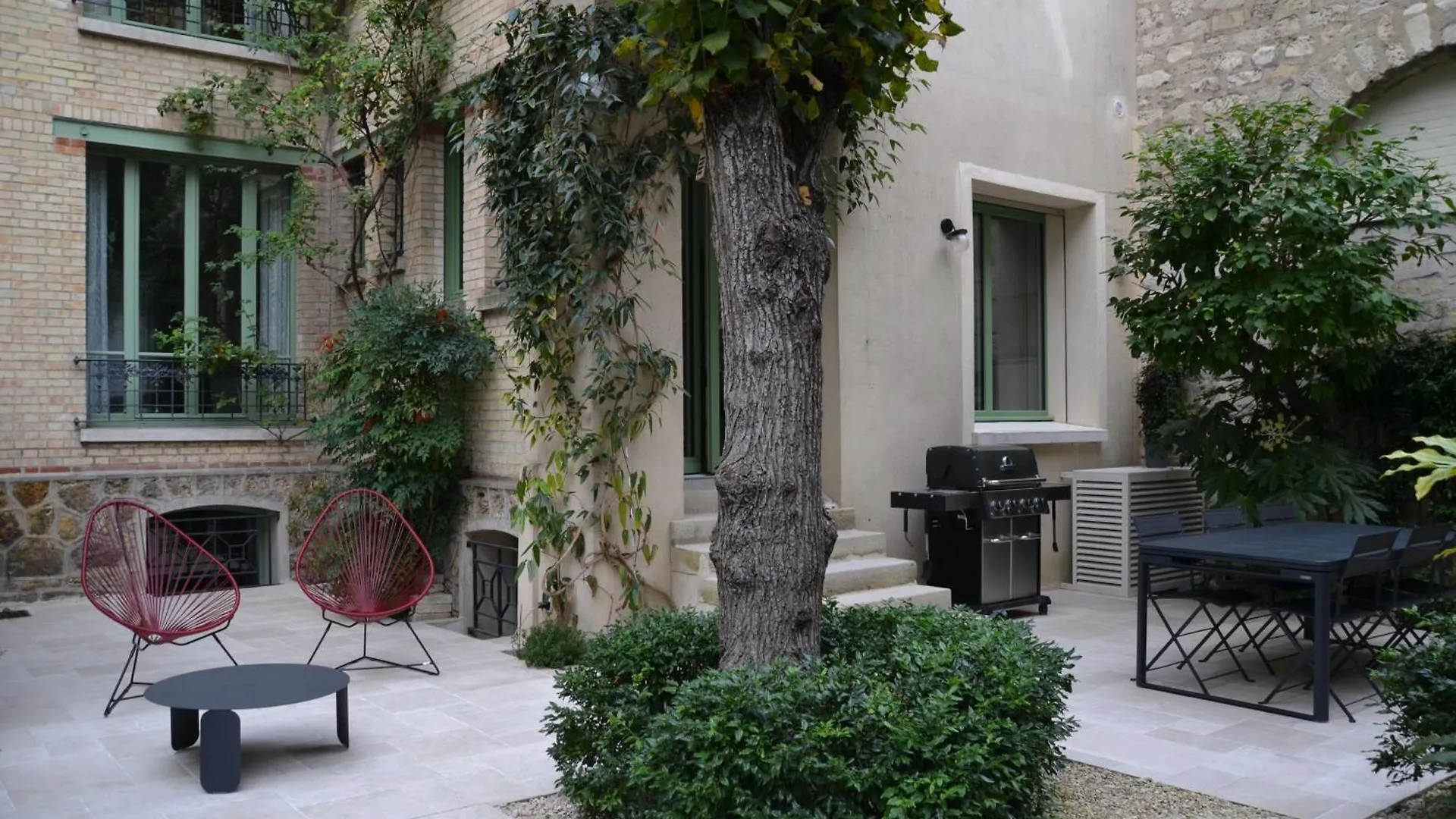 La Villa D'Auteuil, Paris 16, Renovee France