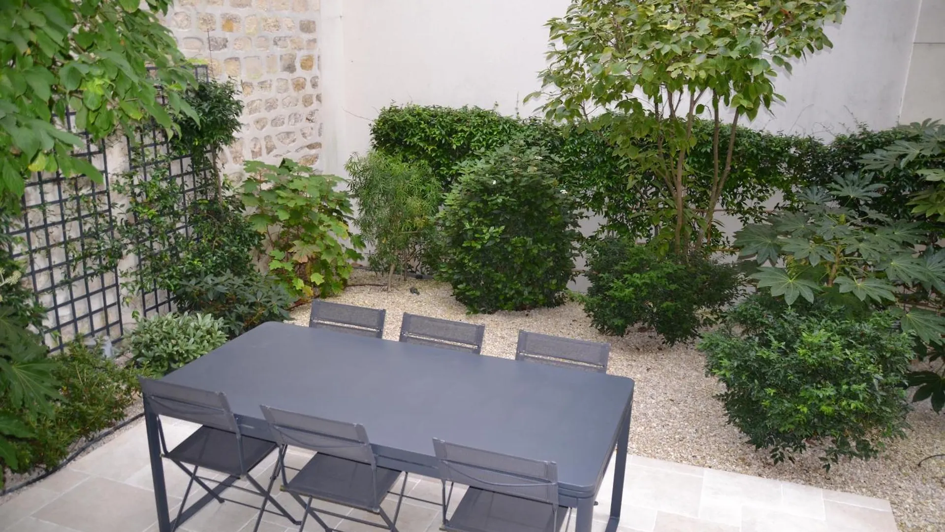 Homestay La Villa D'Auteuil, Paris 16, Renovee France