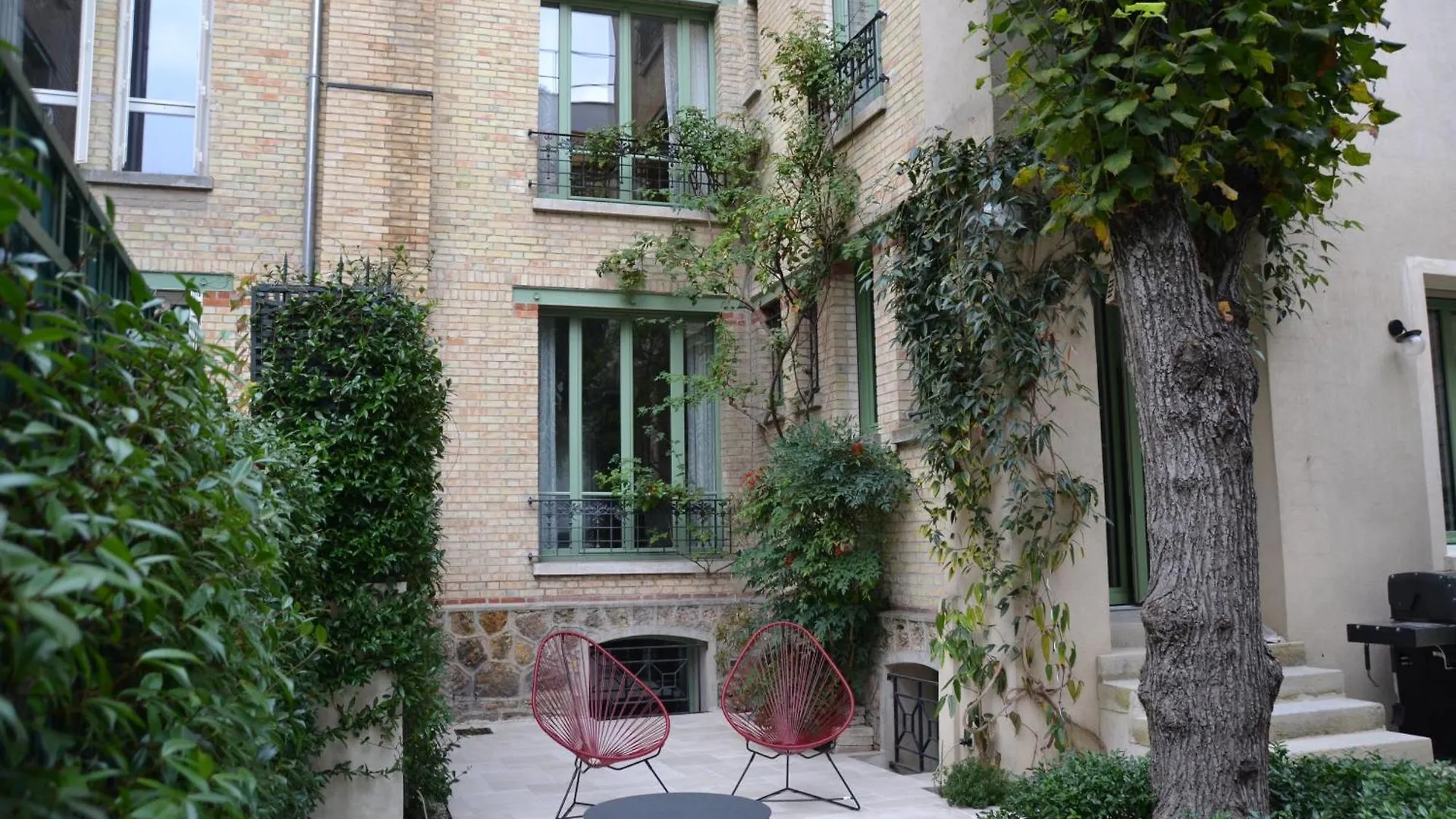 La Villa D'Auteuil, Paris 16, Renovee